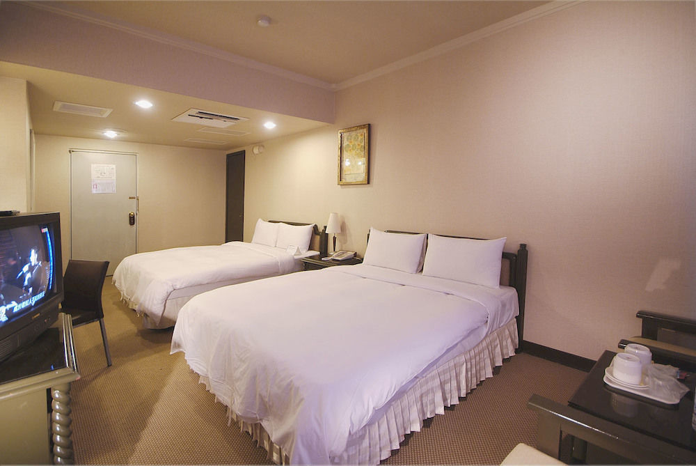 Lincoln Hotel ไถหนาน ภายนอก รูปภาพ