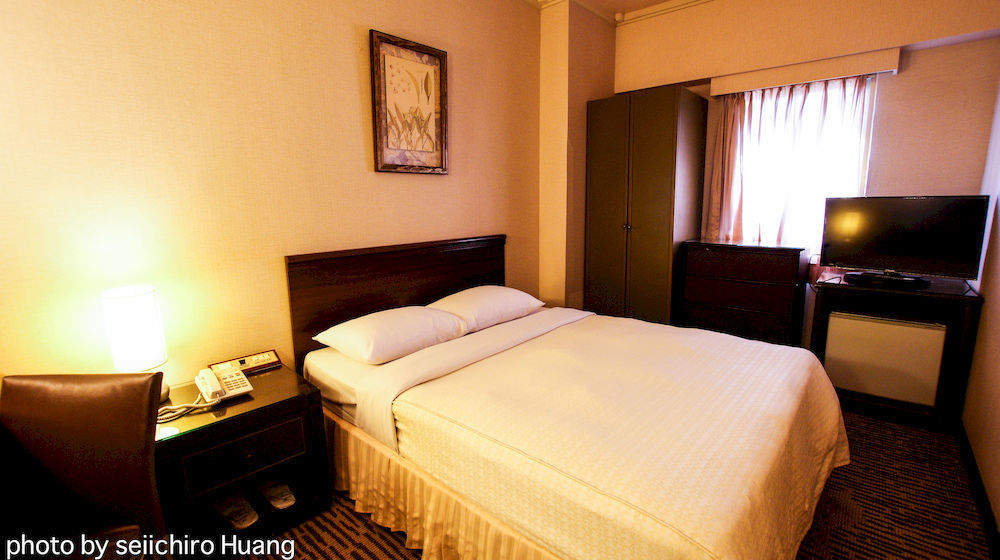 Lincoln Hotel ไถหนาน ภายนอก รูปภาพ