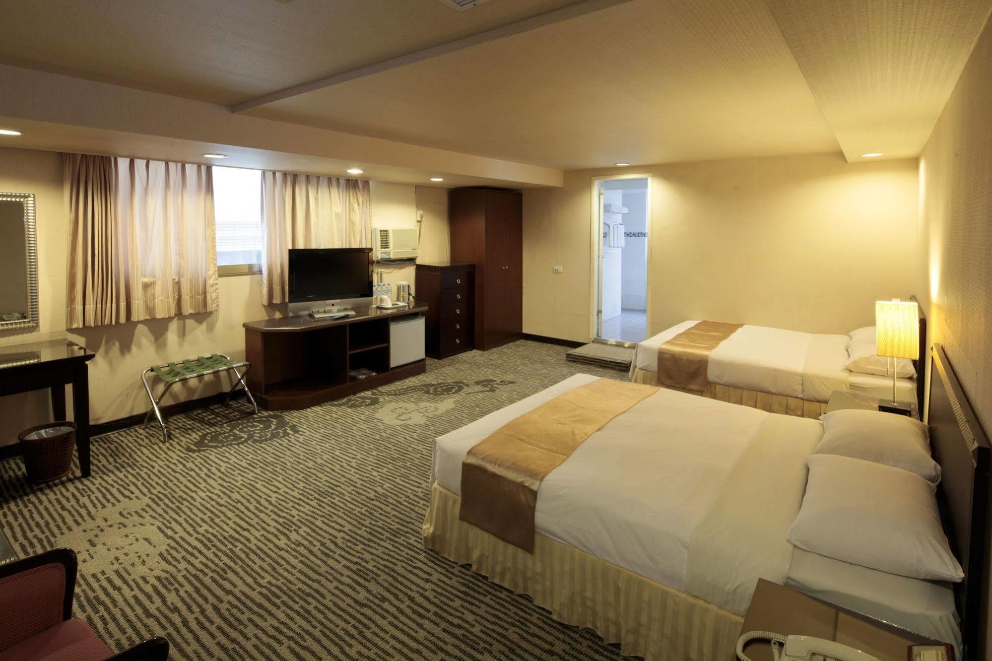 Lincoln Hotel ไถหนาน ภายนอก รูปภาพ