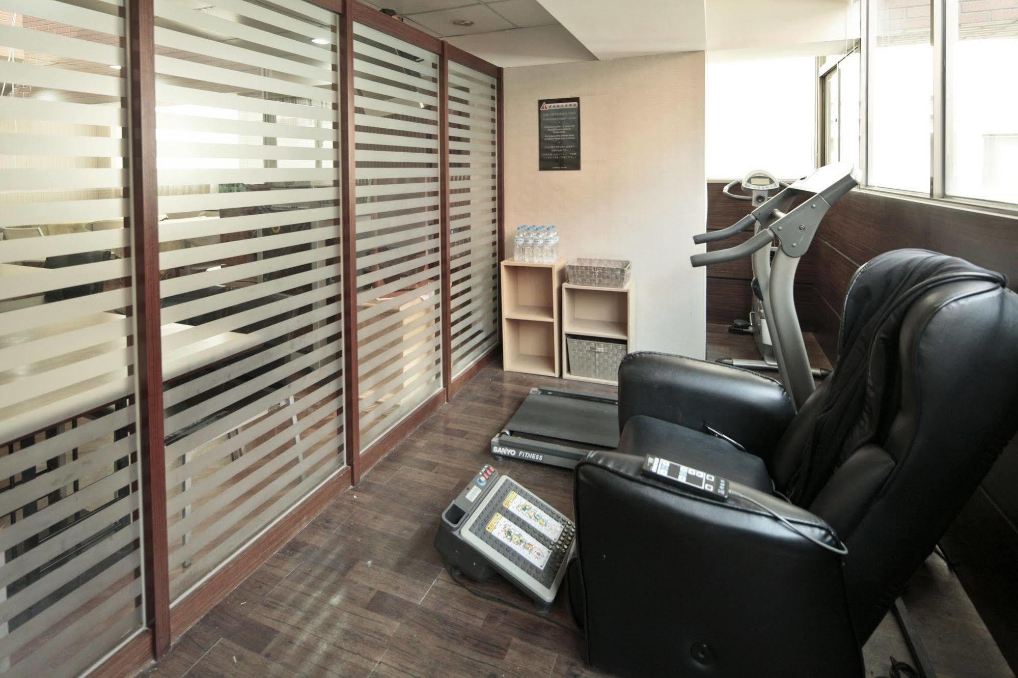 Lincoln Hotel ไถหนาน ภายนอก รูปภาพ