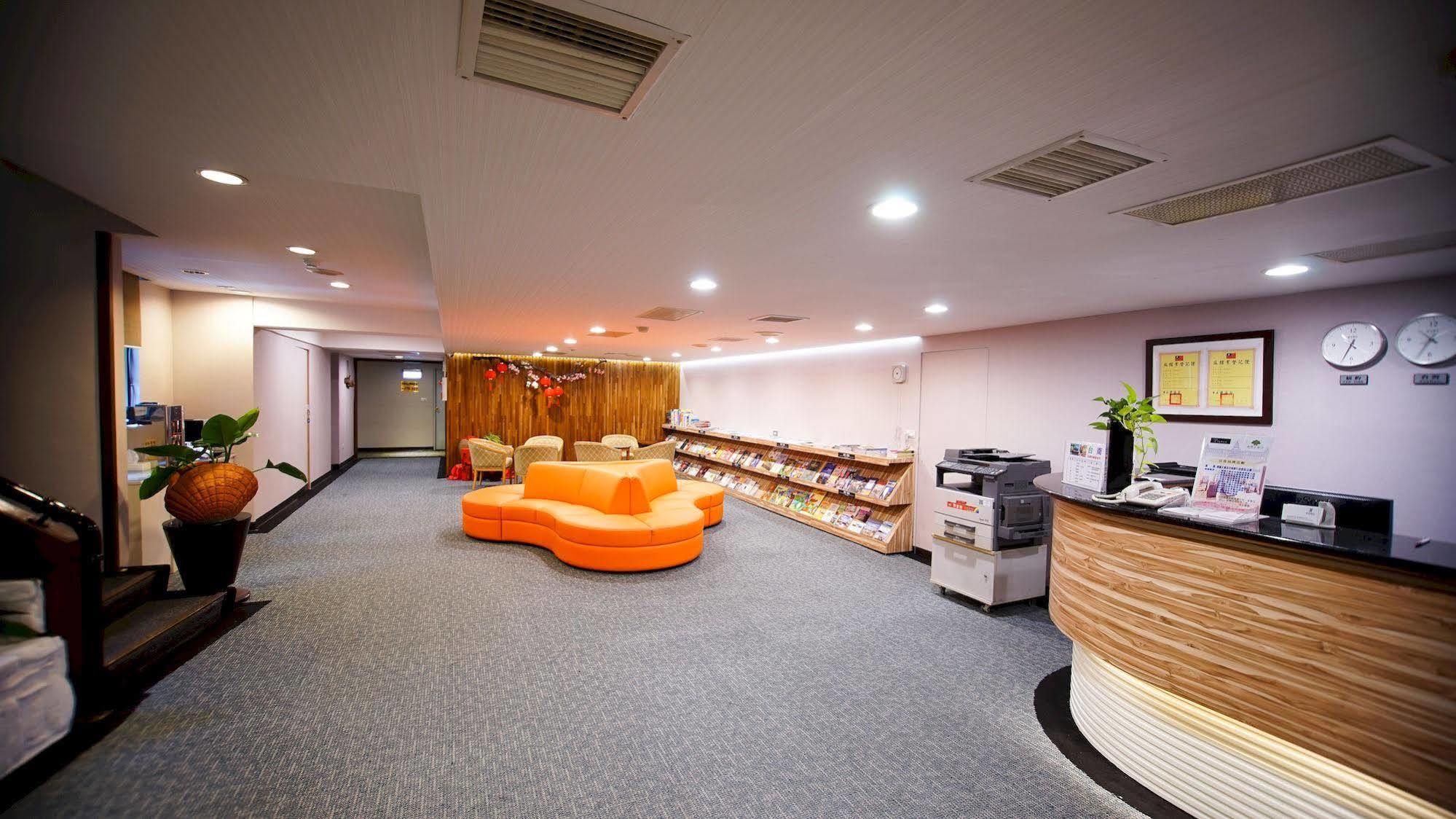 Lincoln Hotel ไถหนาน ภายนอก รูปภาพ